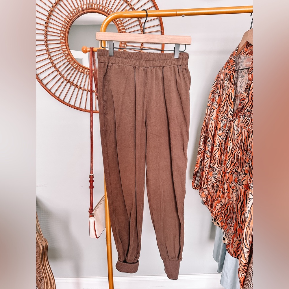 structured joggers